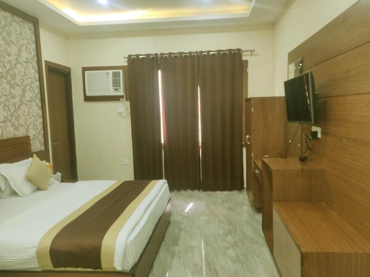 Hotel The Vaishno Devi Hills Katra  Kültér fotó