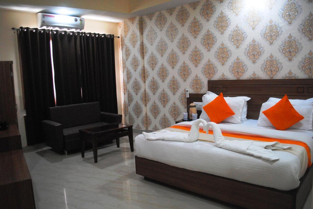 Hotel The Vaishno Devi Hills Katra  Kültér fotó